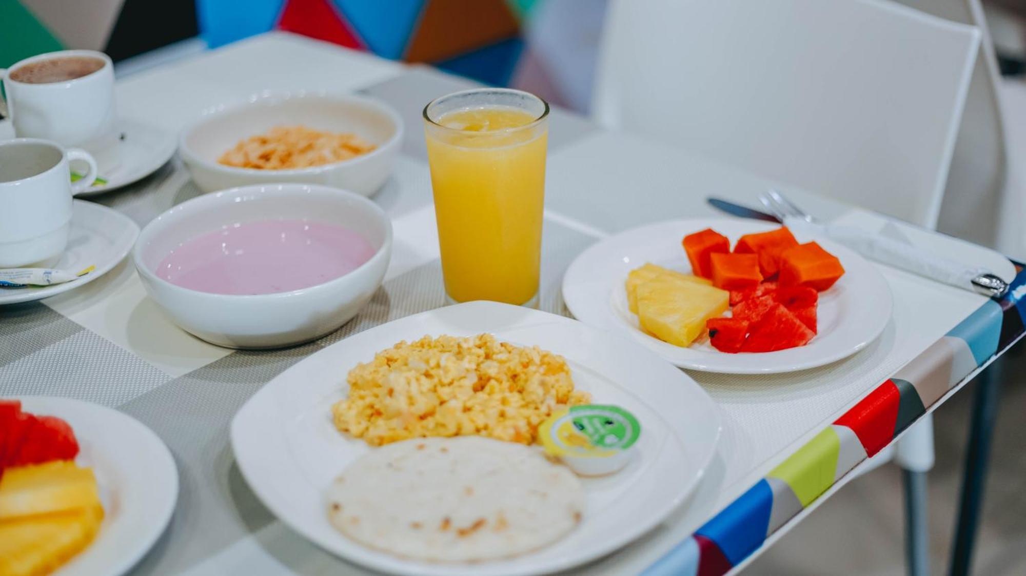 Hotel Seven มอนเตริอา ภายนอก รูปภาพ